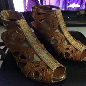 Flourish, L'Artiste by Spring Step Womens shoes Brown Gladiator Sandal Sz 7